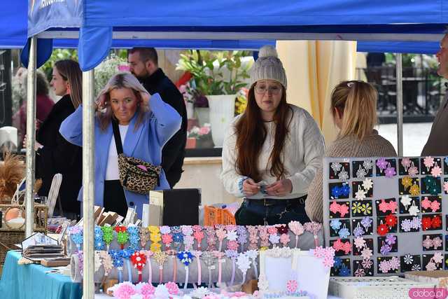 [WIDEO/FOTO] Na świdnickim rynku ruszyły Targi Talentów, Twórczości i Rękodzieła