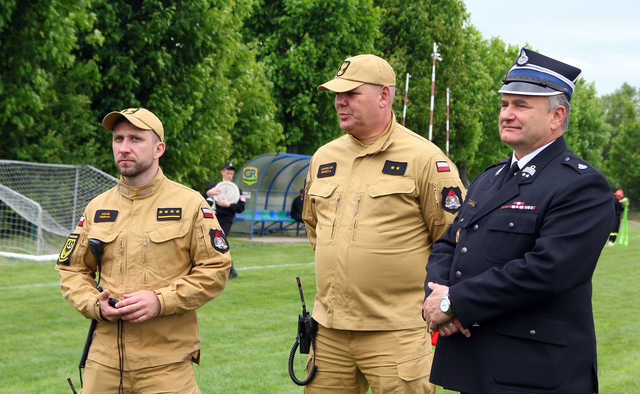 [FOTO] Jednostki OSP rywalizowały w Gminnym Turnieju Sportowo-Pożarniczym o Puchar Wójta