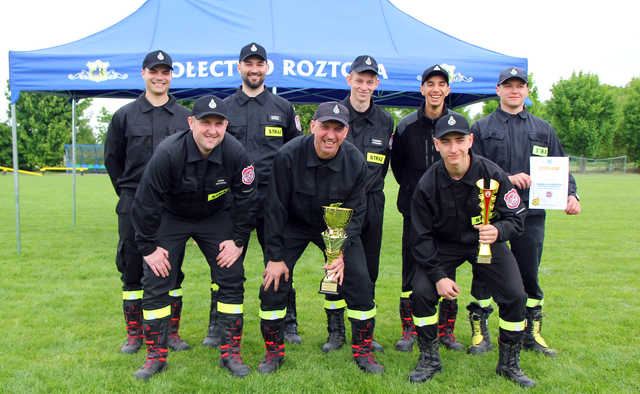 [FOTO] Jednostki OSP rywalizowały w Gminnym Turnieju Sportowo-Pożarniczym o Puchar Wójta