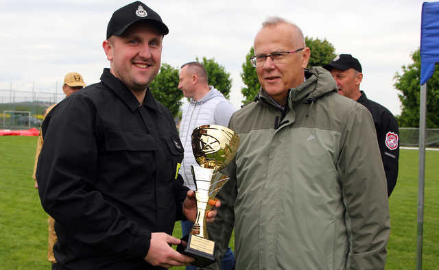 [FOTO] Jednostki OSP rywalizowały w Gminnym Turnieju Sportowo-Pożarniczym o Puchar Wójta