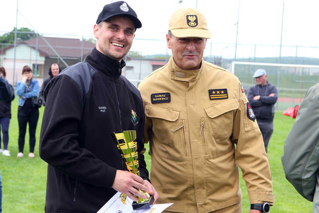 [FOTO] Jednostki OSP rywalizowały w Gminnym Turnieju Sportowo-Pożarniczym o Puchar Wójta