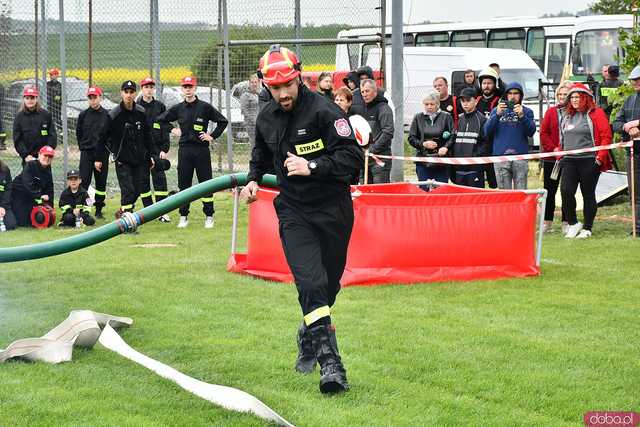 [FOTO] Jednostki OSP rywalizowały w Gminnym Turnieju Sportowo-Pożarniczym o Puchar Wójta