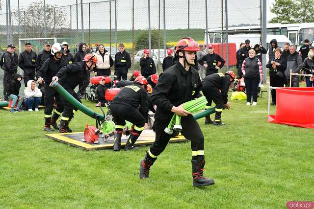 [FOTO] Jednostki OSP rywalizowały w Gminnym Turnieju Sportowo-Pożarniczym o Puchar Wójta
