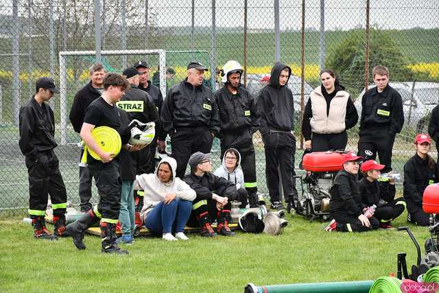 [FOTO] Jednostki OSP rywalizowały w Gminnym Turnieju Sportowo-Pożarniczym o Puchar Wójta