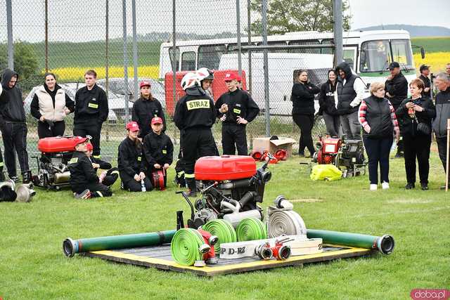 [FOTO] Jednostki OSP rywalizowały w Gminnym Turnieju Sportowo-Pożarniczym o Puchar Wójta
