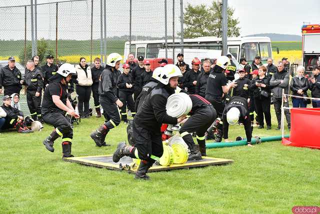 [FOTO] Jednostki OSP rywalizowały w Gminnym Turnieju Sportowo-Pożarniczym o Puchar Wójta