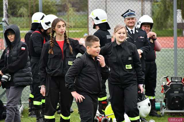 [FOTO] Jednostki OSP rywalizowały w Gminnym Turnieju Sportowo-Pożarniczym o Puchar Wójta