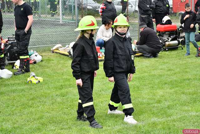 [FOTO] Jednostki OSP rywalizowały w Gminnym Turnieju Sportowo-Pożarniczym o Puchar Wójta