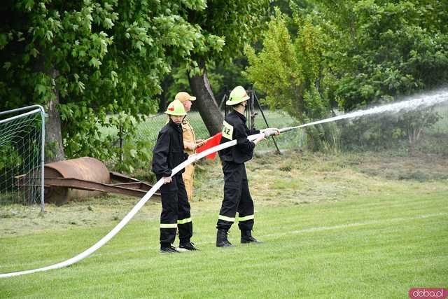 [FOTO] Jednostki OSP rywalizowały w Gminnym Turnieju Sportowo-Pożarniczym o Puchar Wójta