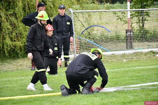 [FOTO] Jednostki OSP rywalizowały w Gminnym Turnieju Sportowo-Pożarniczym o Puchar Wójta