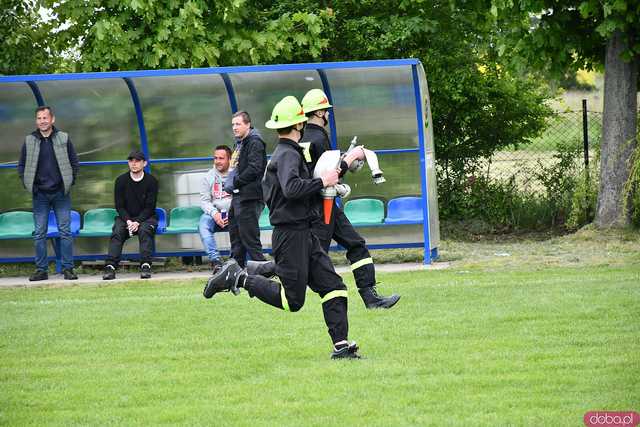 [FOTO] Jednostki OSP rywalizowały w Gminnym Turnieju Sportowo-Pożarniczym o Puchar Wójta