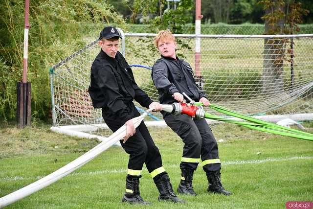 [FOTO] Jednostki OSP rywalizowały w Gminnym Turnieju Sportowo-Pożarniczym o Puchar Wójta