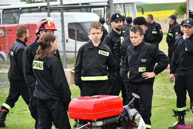 [FOTO] Jednostki OSP rywalizowały w Gminnym Turnieju Sportowo-Pożarniczym o Puchar Wójta