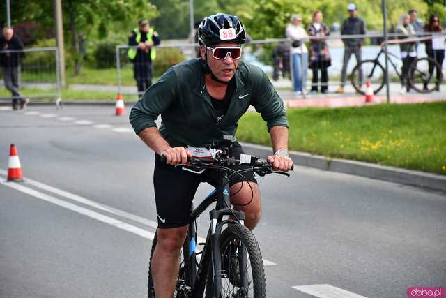 [DUŻO ZDJĘĆ] Bieg na przemian z jazdą na rowerze. Marconi Duathlon Świdnica wystartował po raz kolejny!