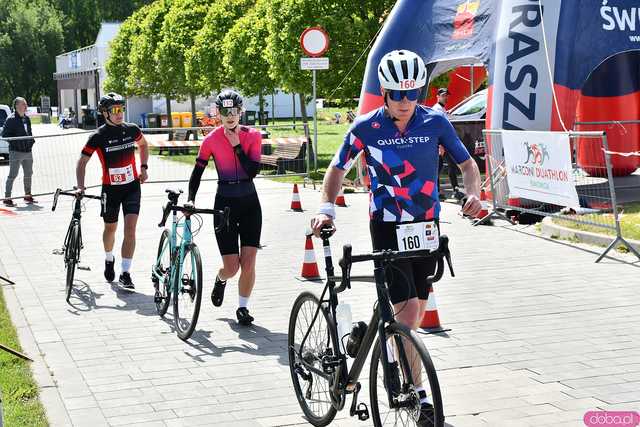 [DUŻO ZDJĘĆ] Bieg na przemian z jazdą na rowerze. Marconi Duathlon Świdnica wystartował po raz kolejny!