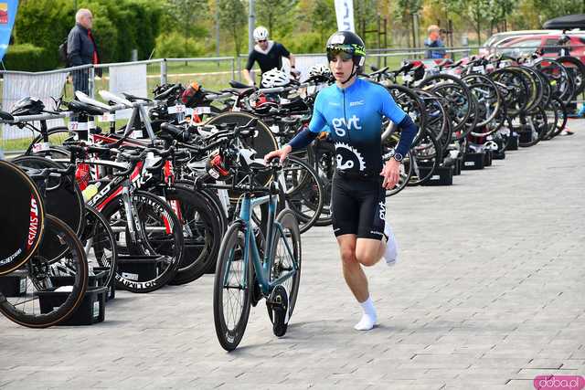 [DUŻO ZDJĘĆ] Bieg na przemian z jazdą na rowerze. Marconi Duathlon Świdnica wystartował po raz kolejny!
