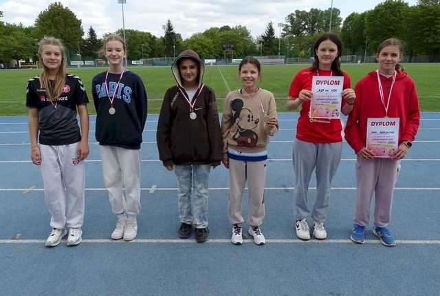 [FOTO] Międzyszkolne zawody w czwórboju lekkoatletycznym