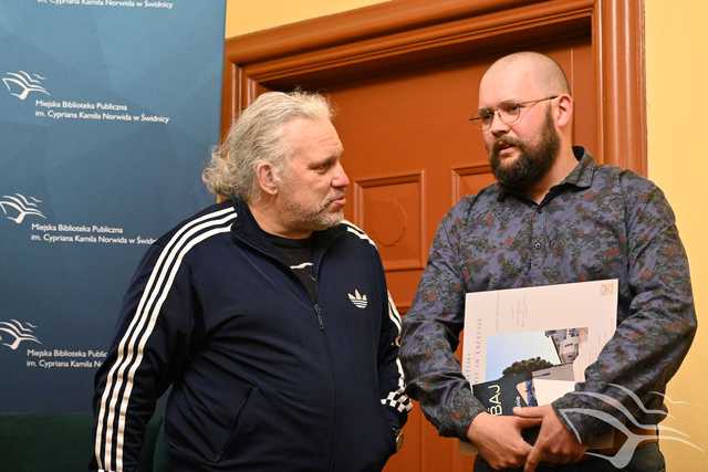[FOTO] Tydzień Bibliotek rozpoczęty spotkaniem autorskim z Marcinem Świetlickim i Mariuszem Czubajem