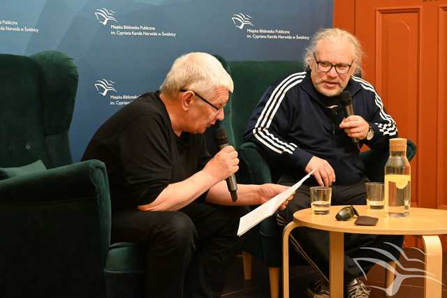 [FOTO] Tydzień Bibliotek rozpoczęty spotkaniem autorskim z Marcinem Świetlickim i Mariuszem Czubajem