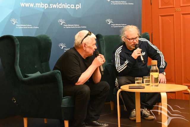 [FOTO] Tydzień Bibliotek rozpoczęty spotkaniem autorskim z Marcinem Świetlickim i Mariuszem Czubajem