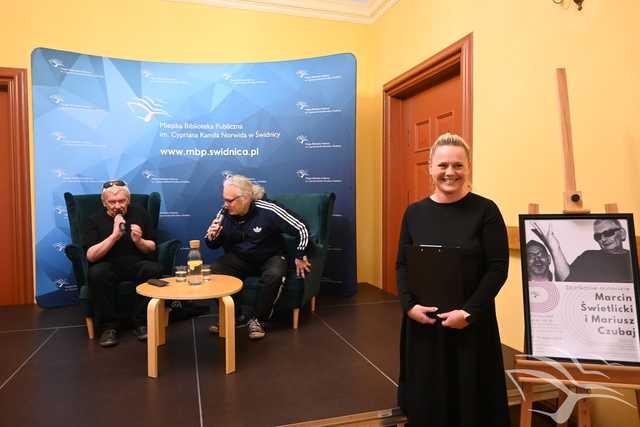 [FOTO] Tydzień Bibliotek rozpoczęty spotkaniem autorskim z Marcinem Świetlickim i Mariuszem Czubajem