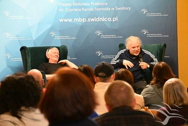 [FOTO] Tydzień Bibliotek rozpoczęty spotkaniem autorskim z Marcinem Świetlickim i Mariuszem Czubajem