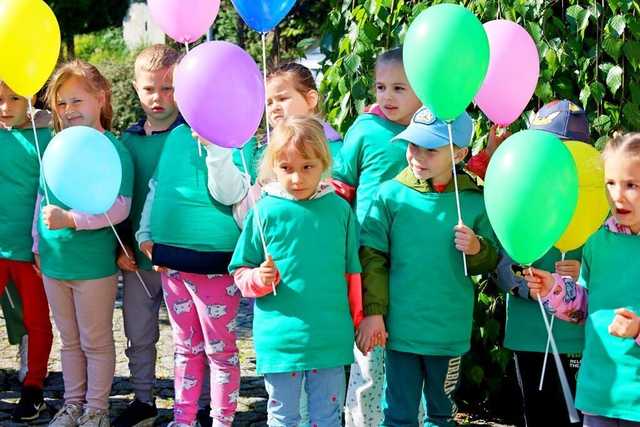 [FOTO] Najmłodsi mieszkańcy Żarowa celebrowali Święto Optymizmu
