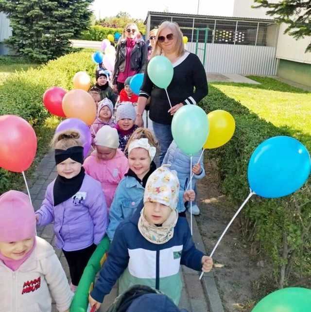[FOTO] Najmłodsi mieszkańcy Żarowa celebrowali Święto Optymizmu