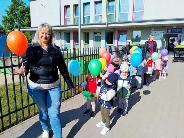 [FOTO] Najmłodsi mieszkańcy Żarowa celebrowali Święto Optymizmu