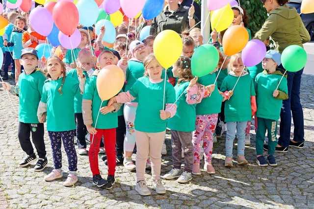 [FOTO] Najmłodsi mieszkańcy Żarowa celebrowali Święto Optymizmu