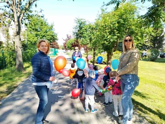 [FOTO] Najmłodsi mieszkańcy Żarowa celebrowali Święto Optymizmu