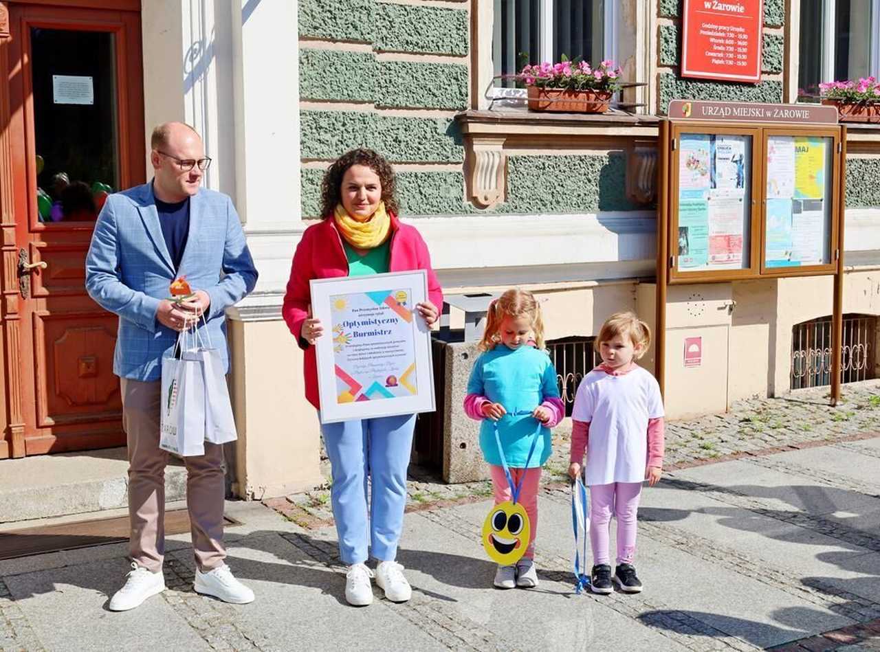 [FOTO] Najmłodsi mieszkańcy Żarowa celebrowali Święto Optymizmu