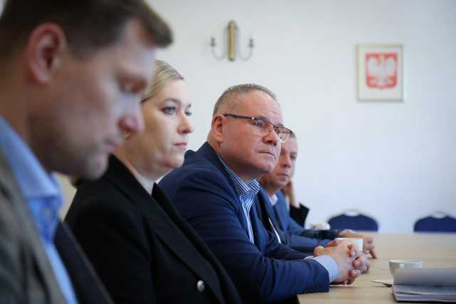 [FOTO] Samorządowcy z naszego powiatu spotkali się z ministrem Kierwińskim. W jakim celu?