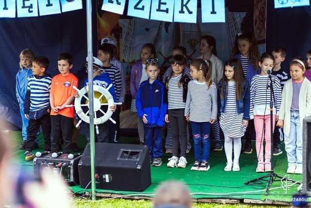 [FOTO] Spływ kajakowy, atrakcje dla dzieci, występy. Za nami Święto Rzeki w Zastrużu