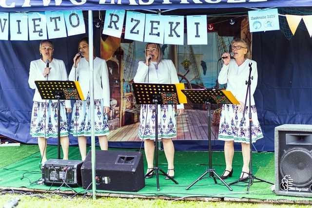 [FOTO] Spływ kajakowy, atrakcje dla dzieci, występy. Za nami Święto Rzeki w Zastrużu