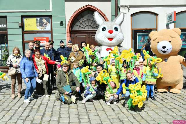 [WIDEO/FOTO] Cieszmy się nadzieją. Żółty Marsz ponownie przeszedł przez świdnicki rynek