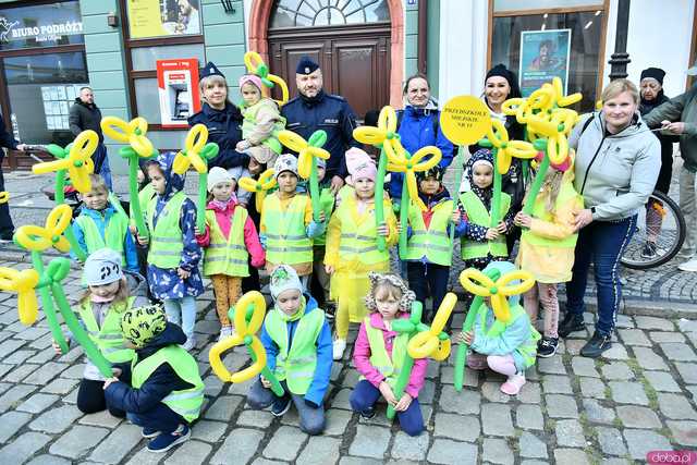 [WIDEO/FOTO] Cieszmy się nadzieją. Żółty Marsz ponownie przeszedł przez świdnicki rynek
