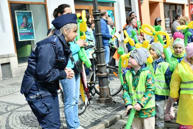 [WIDEO/FOTO] Cieszmy się nadzieją. Żółty Marsz ponownie przeszedł przez świdnicki rynek