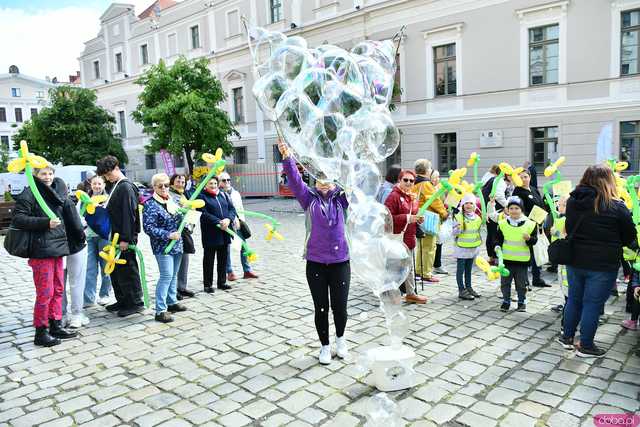 [WIDEO/FOTO] Cieszmy się nadzieją. Żółty Marsz ponownie przeszedł przez świdnicki rynek