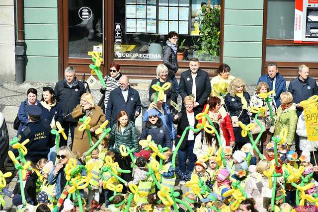 [WIDEO/FOTO] Cieszmy się nadzieją. Żółty Marsz ponownie przeszedł przez świdnicki rynek
