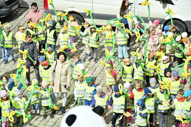 [WIDEO/FOTO] Cieszmy się nadzieją. Żółty Marsz ponownie przeszedł przez świdnicki rynek