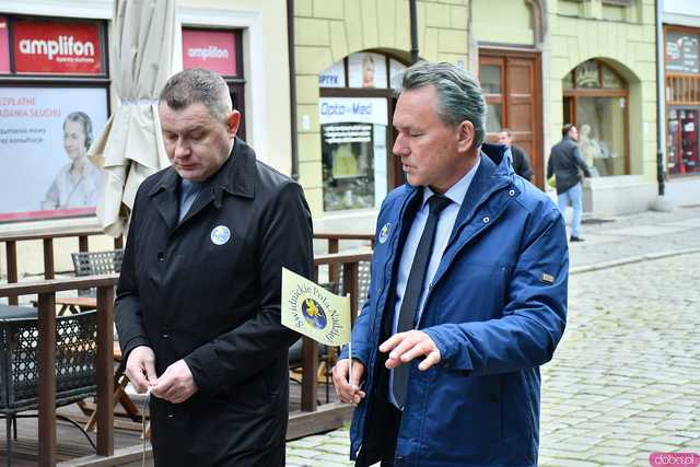 [WIDEO/FOTO] Cieszmy się nadzieją. Żółty Marsz ponownie przeszedł przez świdnicki rynek