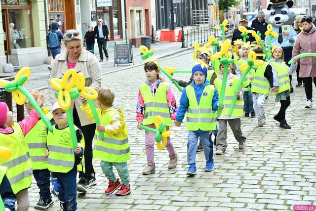[WIDEO/FOTO] Cieszmy się nadzieją. Żółty Marsz ponownie przeszedł przez świdnicki rynek