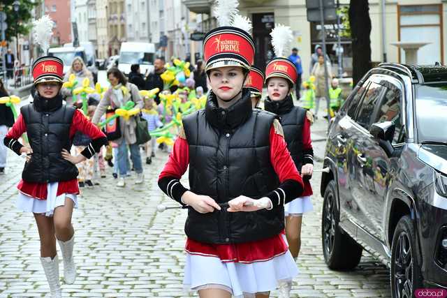 [WIDEO/FOTO] Cieszmy się nadzieją. Żółty Marsz ponownie przeszedł przez świdnicki rynek