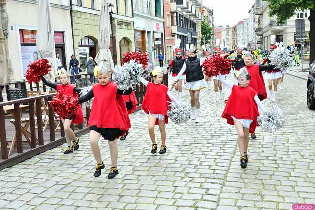 [WIDEO/FOTO] Cieszmy się nadzieją. Żółty Marsz ponownie przeszedł przez świdnicki rynek