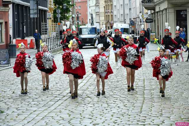 [WIDEO/FOTO] Cieszmy się nadzieją. Żółty Marsz ponownie przeszedł przez świdnicki rynek