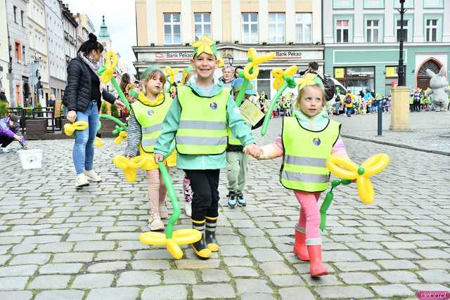 [WIDEO/FOTO] Cieszmy się nadzieją. Żółty Marsz ponownie przeszedł przez świdnicki rynek