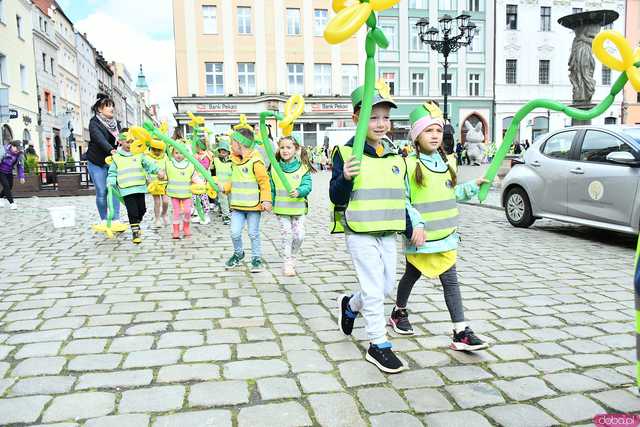 [WIDEO/FOTO] Cieszmy się nadzieją. Żółty Marsz ponownie przeszedł przez świdnicki rynek