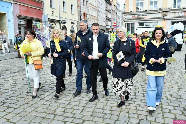 [WIDEO/FOTO] Cieszmy się nadzieją. Żółty Marsz ponownie przeszedł przez świdnicki rynek