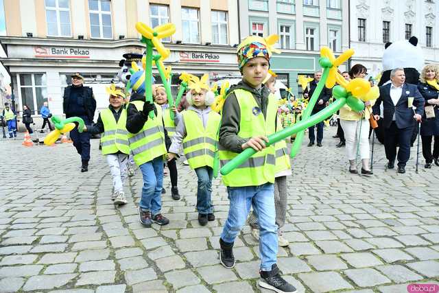 [WIDEO/FOTO] Cieszmy się nadzieją. Żółty Marsz ponownie przeszedł przez świdnicki rynek